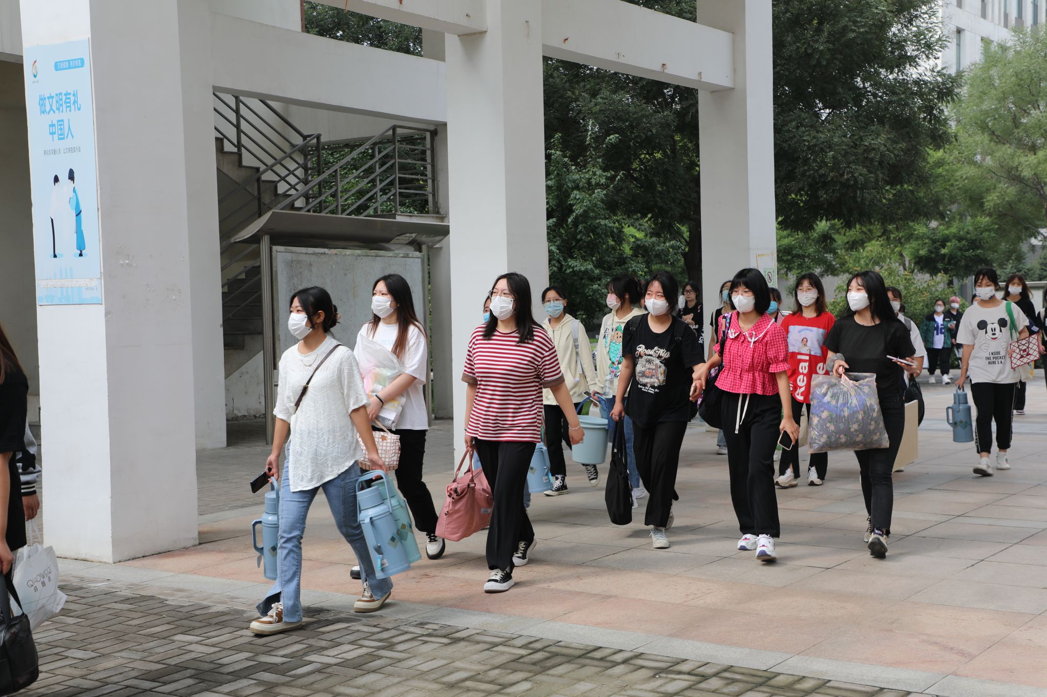 山西工程科技职业大学蕴华校区3000余名学生顺利搬迁至文华校区